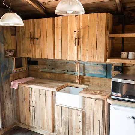 Swallowfield Glamping-Station Master Yeovil Exterior photo