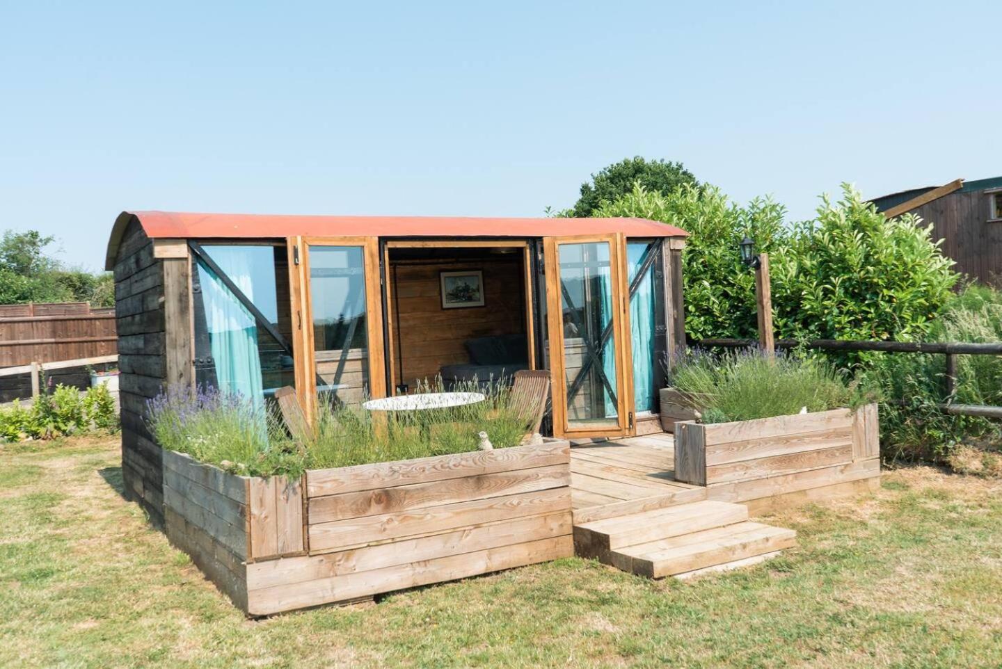 Swallowfield Glamping-station Master Campsite Yeovil