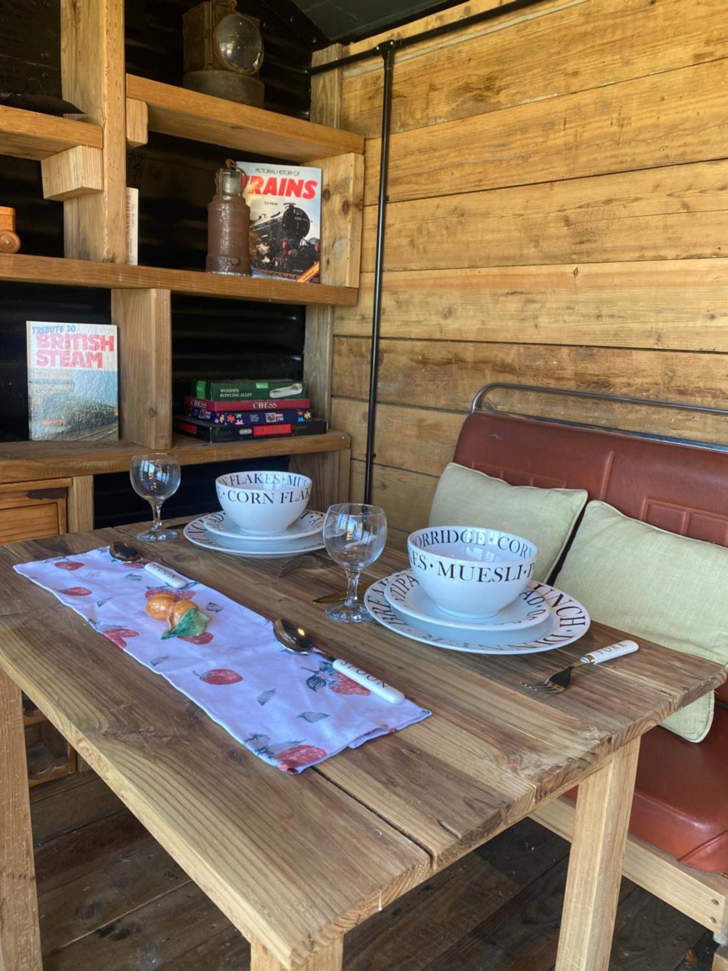 Swallowfield Glamping-station Master *